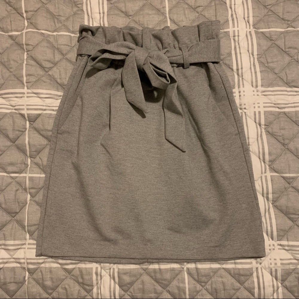 Grey mini skirt